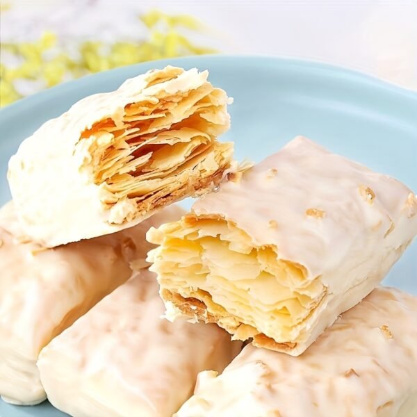 Almond-Flavored Thousand Layer Pastry, a Casual Snack, Weighing 240G (About 16 Packs)